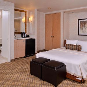 Queen Room Courtyard View